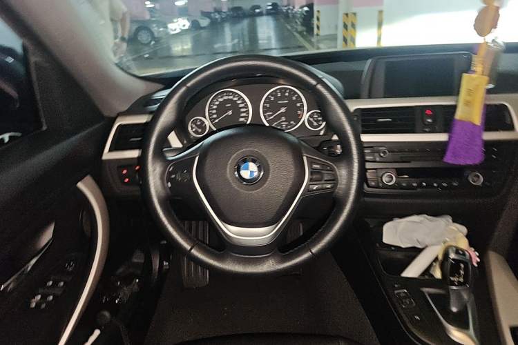 Used BMW 3 Series GT 2016 320i Fashion Model Steering Wheel