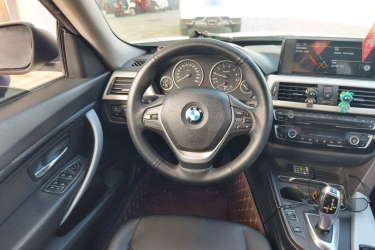 Used BMW 3 Series GT 2016 320i Fashion Model Steering Wheel