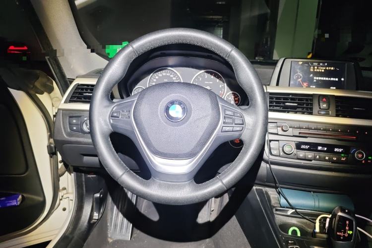 Used BMW 3 Series GT 2016 320i Fashion Model Steering Wheel
