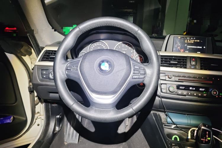 Used BMW 3 Series GT 2016 320i Fashion Model Steering Wheel