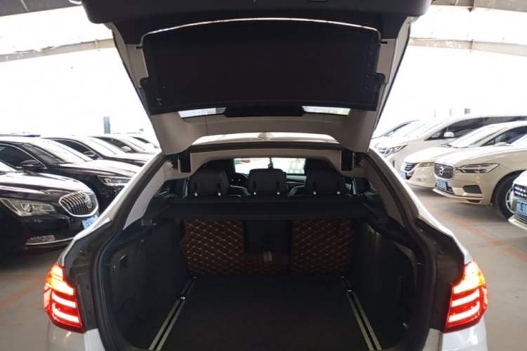 Used BMW 3 Series GT 2016 320i Fashion Model Trunk