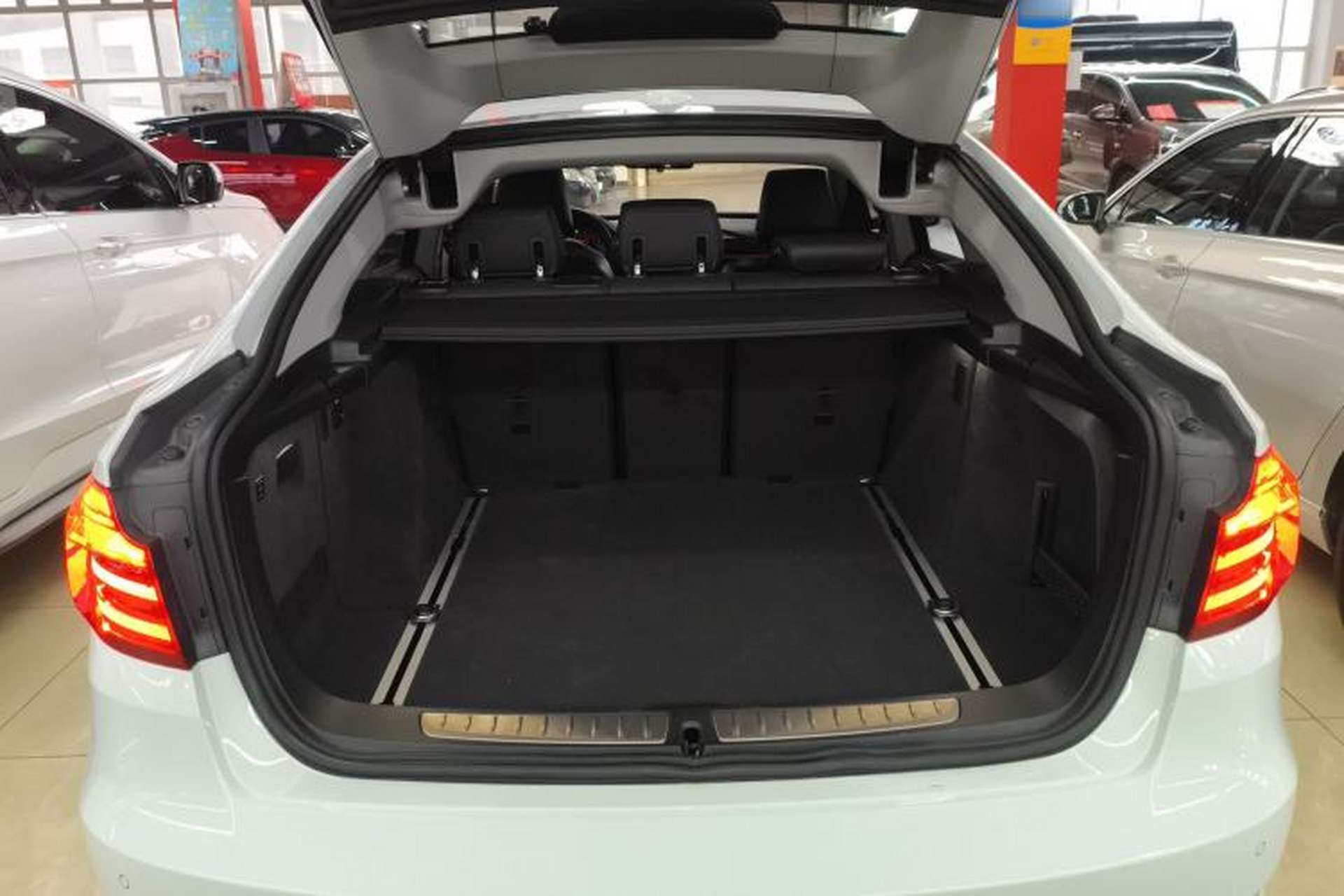 Used BMW 3 Series GT 2016 320i Design Package Edition Trunk