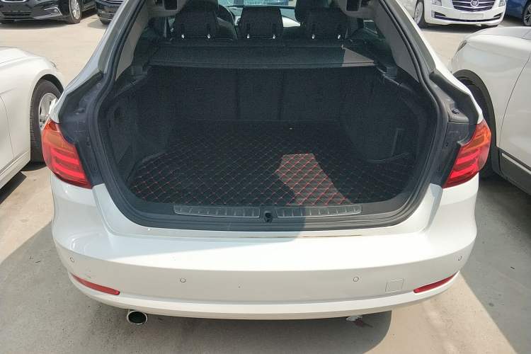 Used BMW 3 Series GT 2016 320i Fashion Model Trunk