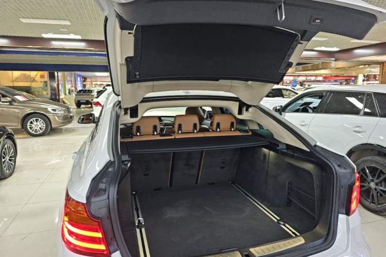Used BMW 3 Series GT 2016 320i Design Package Edition Trunk