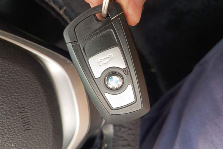 Used BMW 3 Series GT 2016 320i Fashion Model Vehicle Key