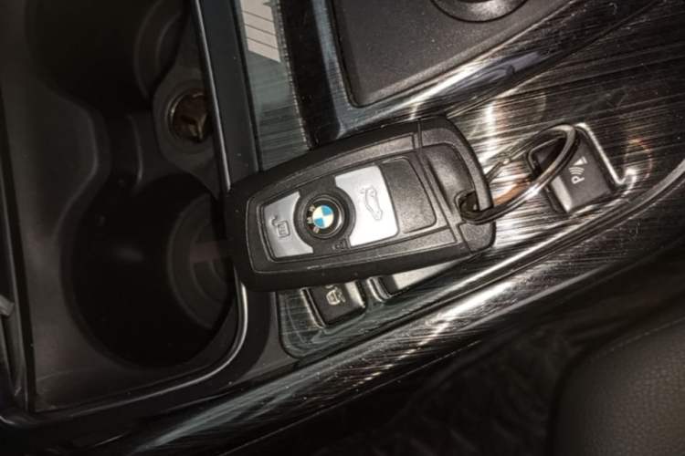 Used BMW 3 Series GT 2016 320i Fashion Model Vehicle Key