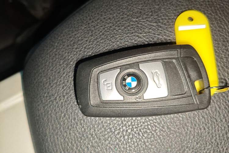 Used BMW 3 Series GT 2016 320i Fashion Model Vehicle Key