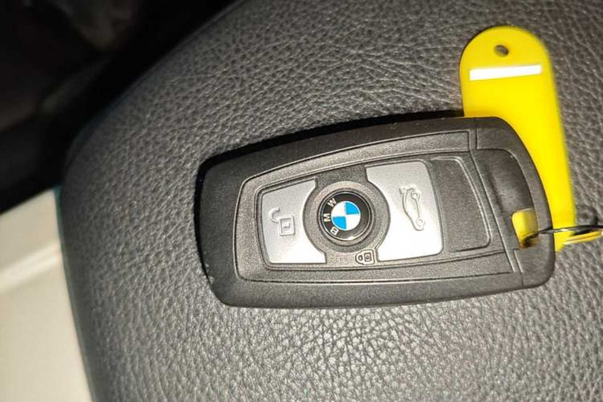 Used BMW 3 Series GT 2016 320i Fashion Model Vehicle Key