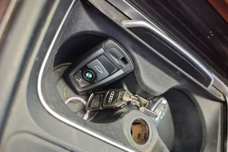 Used BMW 3 Series GT 2016 320i Design Package Edition Vehicle Key