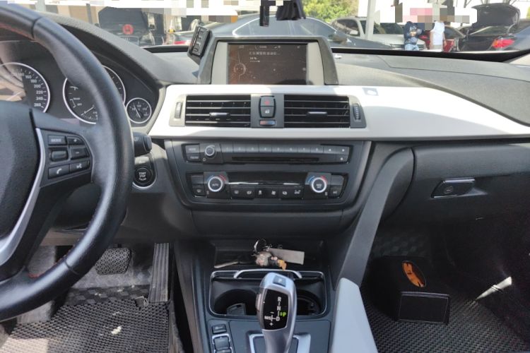 Used BMW 3 Series GT 2016 320i Fashion Model Audio And AC Panel