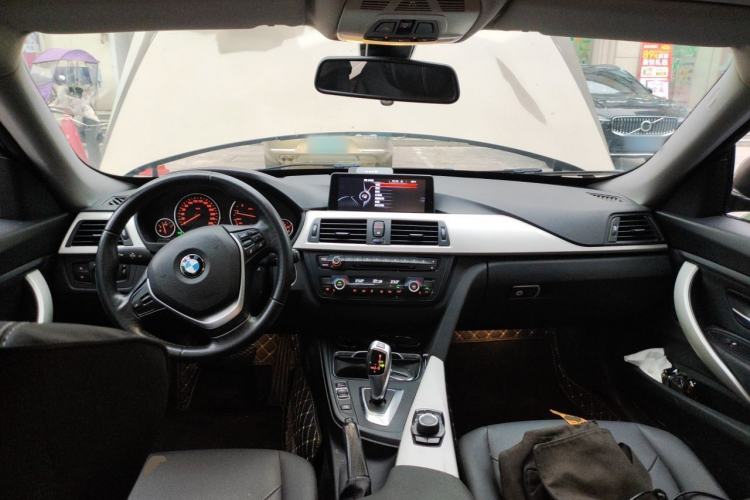 Used BMW 3 Series GT 2016 320i Fashion Model Center Console