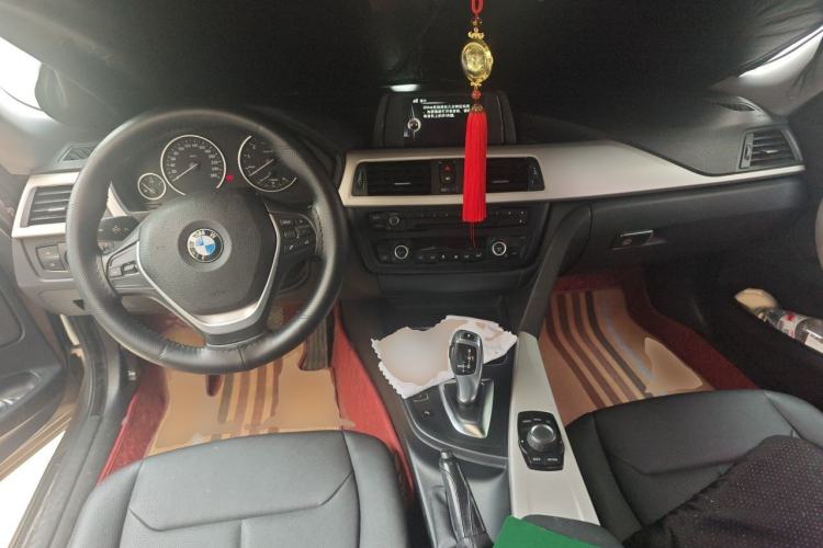 Used BMW 3 Series GT 2016 320i Fashion Model Center Console
