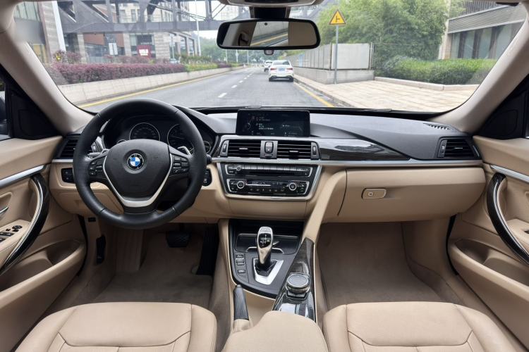 Used BMW 3 Series GT 2016 328i Design Package Model Center Console