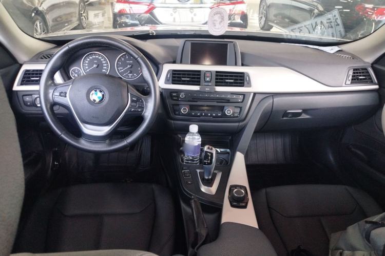 Used BMW 3 Series GT 2016 320i Fashion Model Center Console