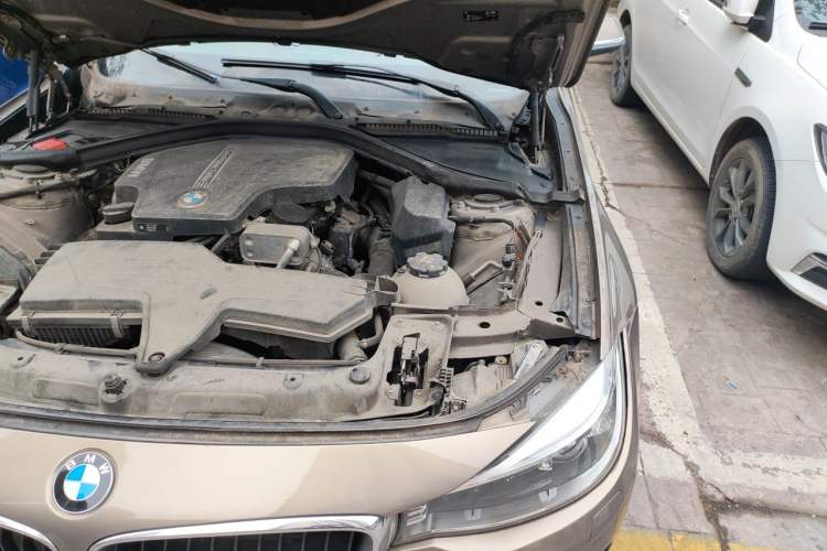 Used BMW 3 Series GT 2016 320i Fashion Model Engine Bay Left