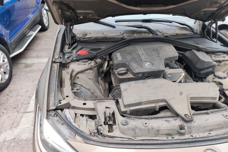 Used BMW 3 Series GT 2016 320i Fashion Model Engine Bay Right
