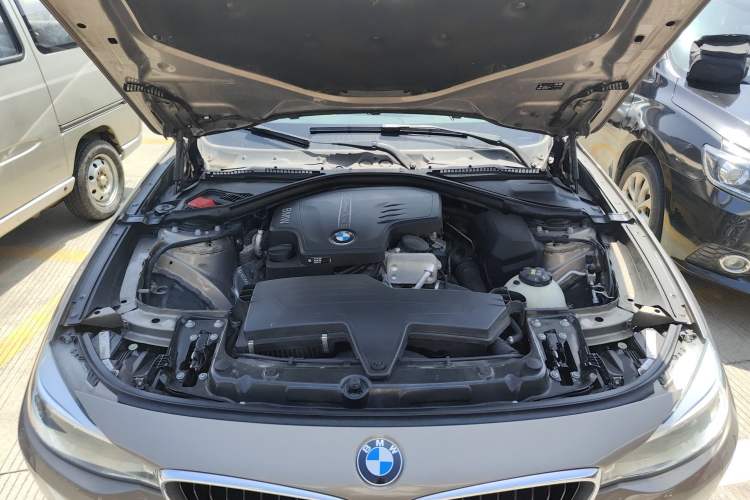 Used BMW 3 Series GT 2016 320i Fashion Model Engine Bay