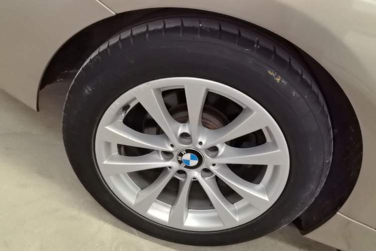 Used BMW 3 Series GT 2016 320i Fashion Model Exterior 4