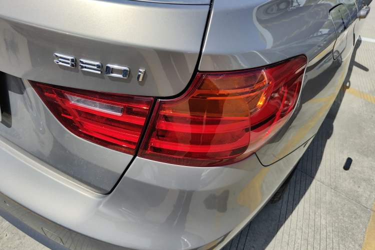 Used BMW 3 Series GT 2016 320i Fashion Model Exterior 6
