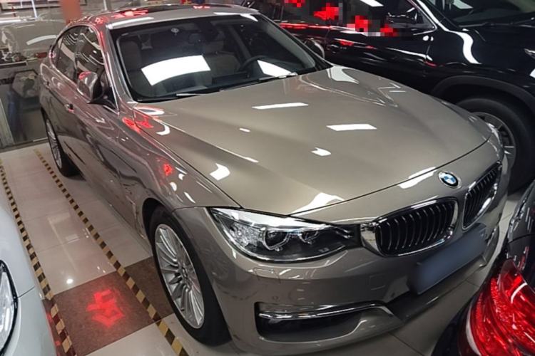 Used BMW 3 Series GT 2016 328i Design Package Model Front Right 45 Deg