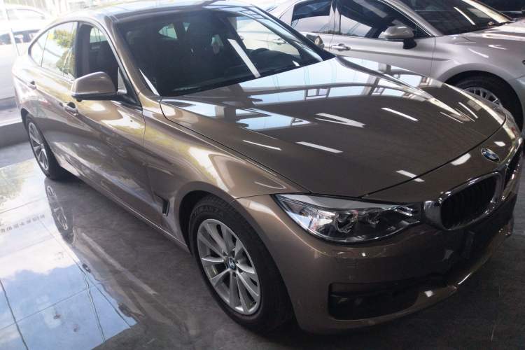 Used BMW 3 Series GT 2016 320i Fashion Model Front Right 45 Deg