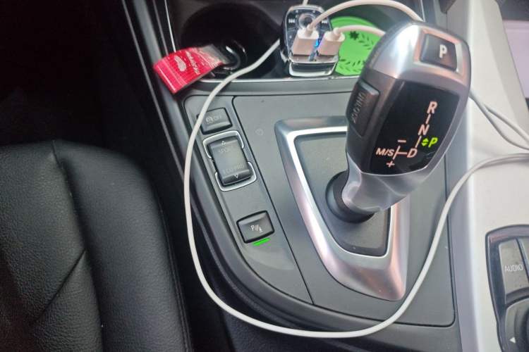 Used BMW 3 Series GT 2016 320i Fashion Model Gear Lever