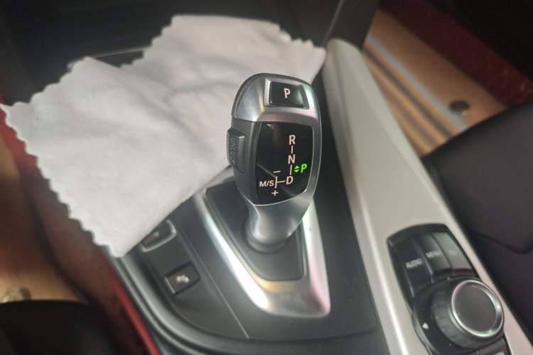 Used BMW 3 Series GT 2016 320i Fashion Model Gear Lever
