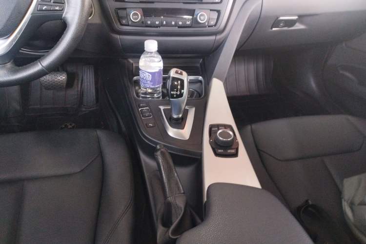 Used BMW 3 Series GT 2016 320i Fashion Model Gear Lever