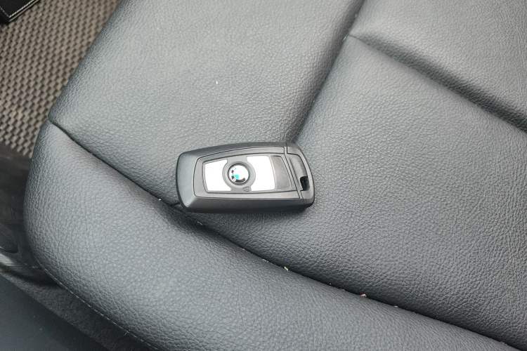 Used BMW 3 Series GT 2016 320i Fashion Model Interior 1