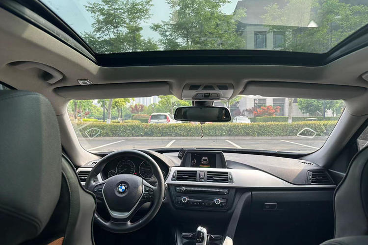 Used BMW 3 Series GT 2016 320i Fashion Model Interior 2