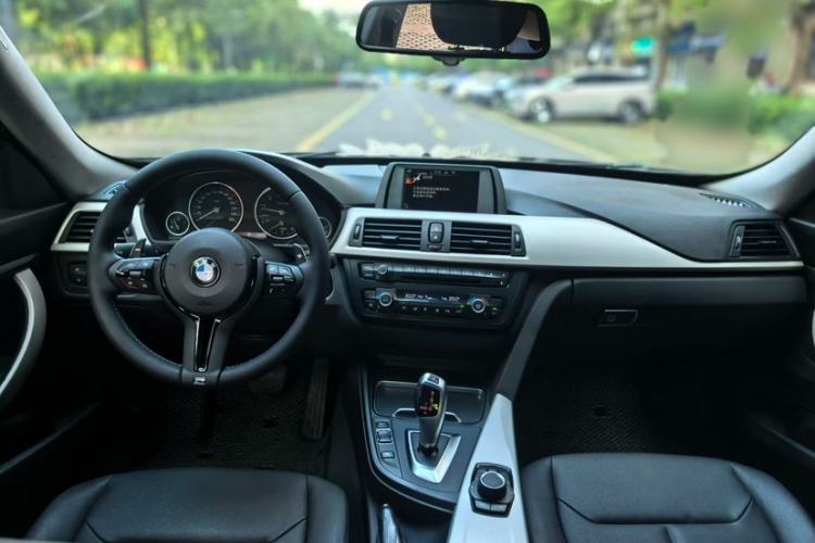 Used BMW 3 Series GT 2016 320i Fashion Model Interior 5