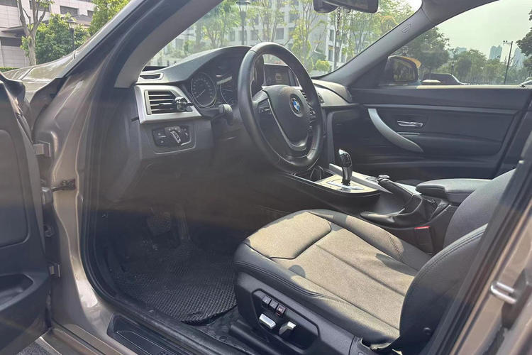 Used BMW 3 Series GT 2016 320i Fashion Model Left Front Seat