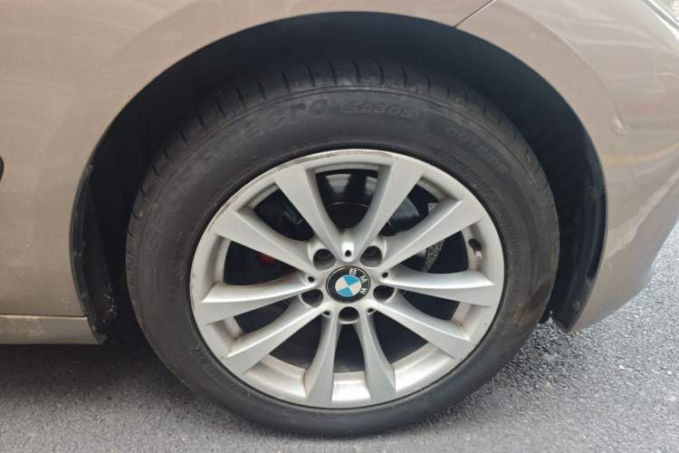 Used BMW 3 Series GT 2016 320i Fashion Model Right Front Wheel Hub