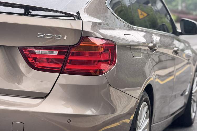 Used BMW 3 Series GT 2016 328i Design Package Model Right Rear Taillight