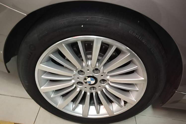 Used BMW 3 Series GT 2016 328i Design Package Model Right Rear Wheel Hub