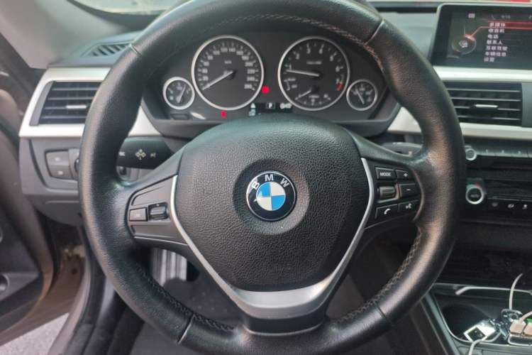 Used BMW 3 Series GT 2016 320i Fashion Model Steering Wheel