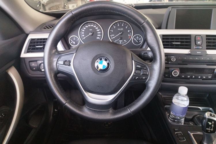 Used BMW 3 Series GT 2016 320i Fashion Model Steering Wheel