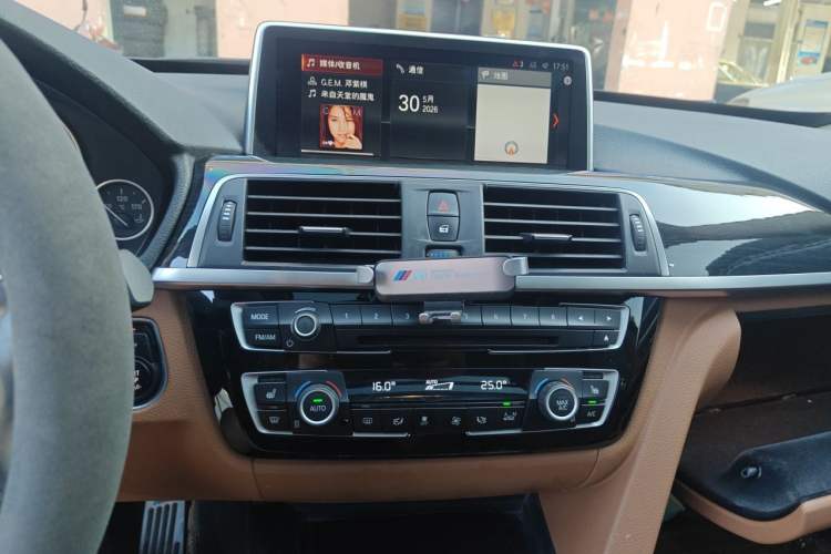 Used BMW 3 Series GT 2017 320i Luxury Design Package Audio And AC Panel