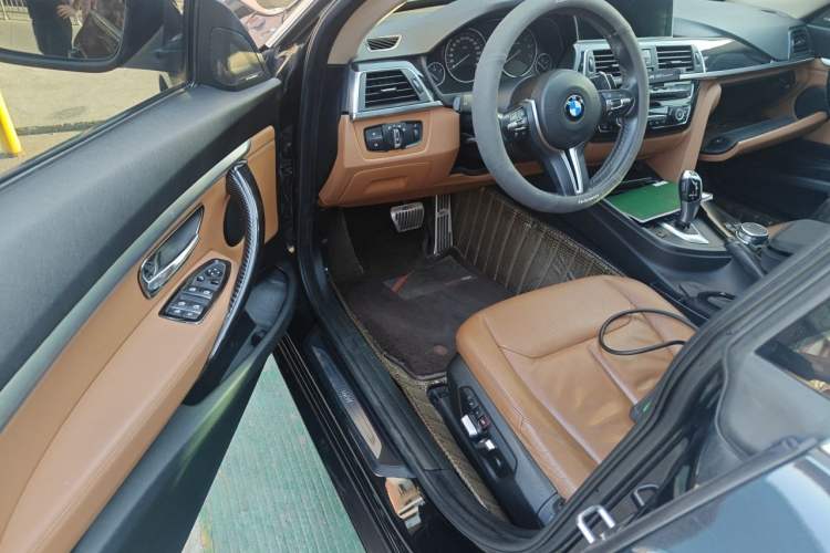 Used BMW 3 Series GT 2017 320i Luxury Design Package Driver Seat