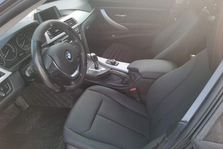 Used BMW 3 Series GT 2017 320i Sport Edition Driver Seat