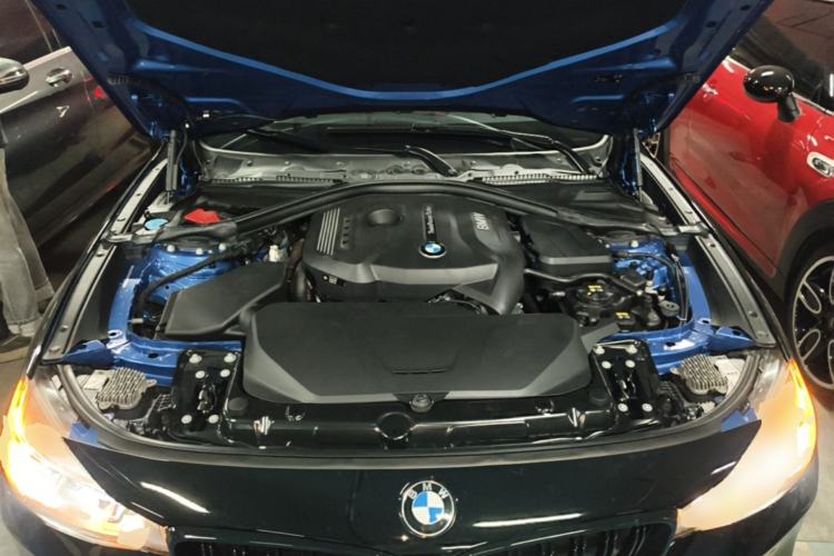 Used BMW 3 Series GT 2017 330i xDrive M Sport Engine Bay