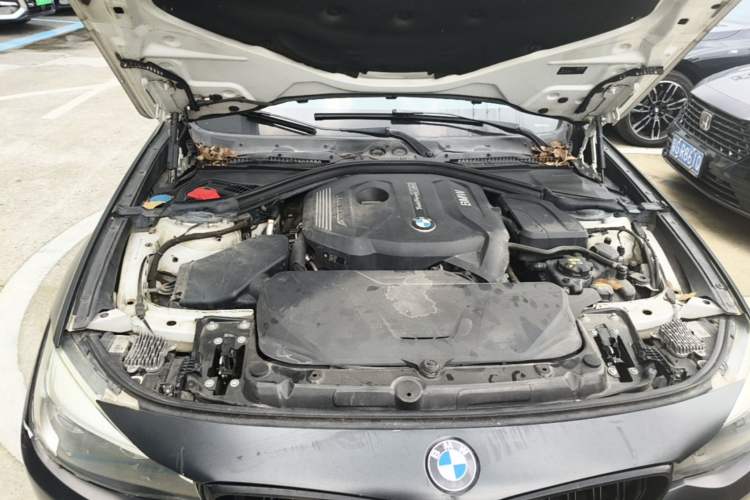 Used BMW 3 Series GT 2017 320i Luxury Design Package Engine Bay
