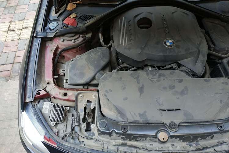 Used BMW 3 Series GT 2017 320i Sport Edition Engine Bay Right