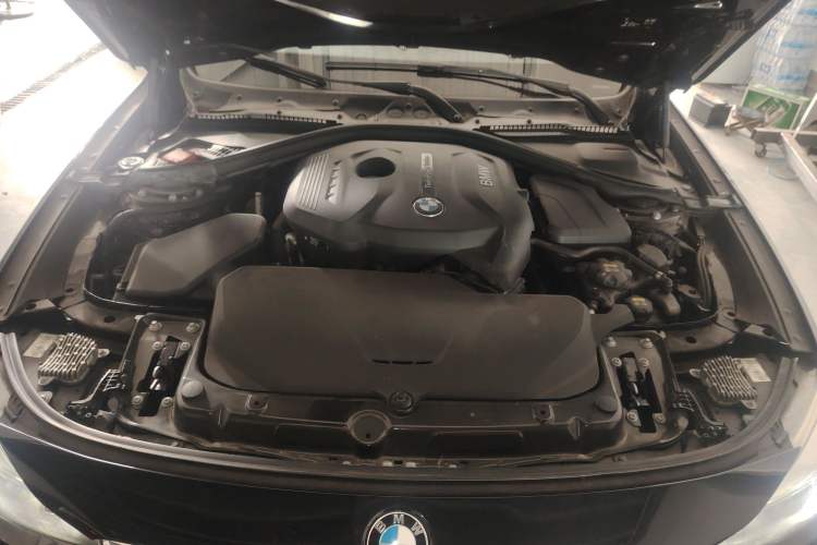 Used BMW 3 Series GT 2017 320i Sport Edition Engine Bay