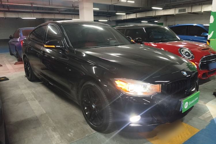 Used BMW 3 Series GT 2017 330i xDrive M Sport Front Right 45 Deg