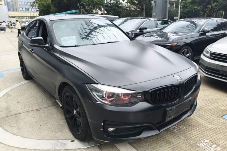 Used BMW 3 Series GT 2017 320i Luxury Design Package Front Right 45 Deg