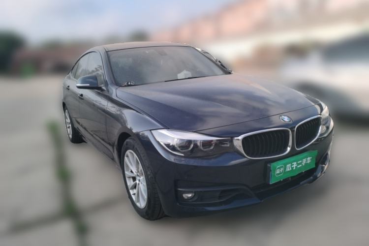 Used BMW 3 Series GT 2017 320i Sport Edition Front Right 45 Deg