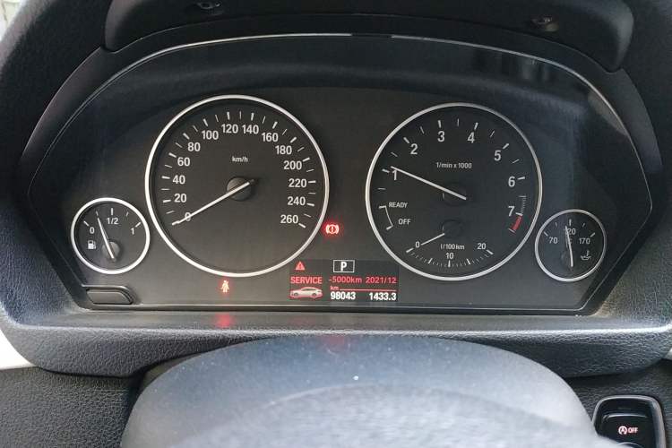 Used BMW 3 Series GT 2017 320i Sport Edition Instrument Cluster