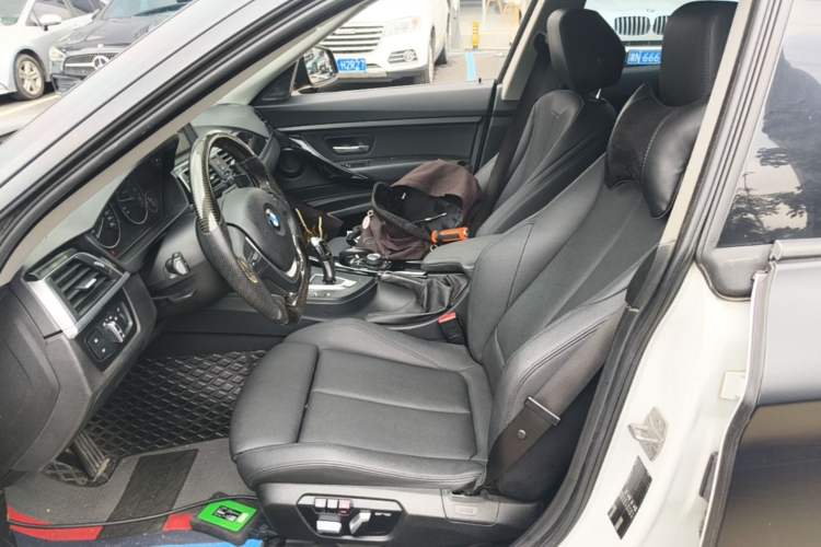 Used BMW 3 Series GT 2017 320i Luxury Design Package Left Front Seat
