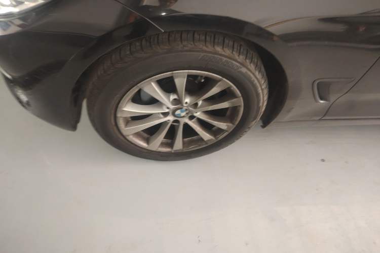 Used BMW 3 Series GT 2017 320i Sport Edition Left Front Wheel Hub